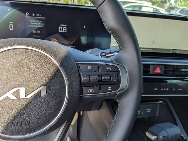 Vehicle image 13 of 23