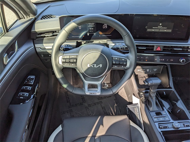 Vehicle image 8 of 23