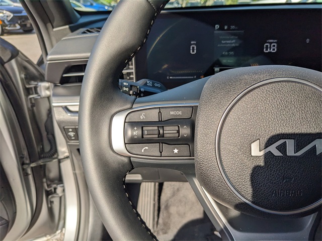 Vehicle image 12 of 23