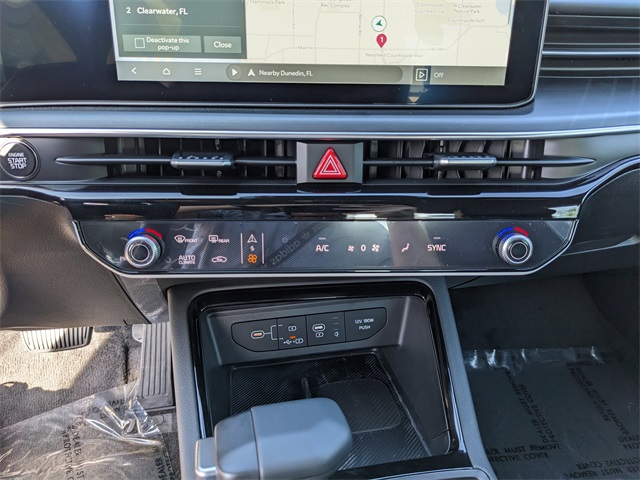 Vehicle image 20 of 23