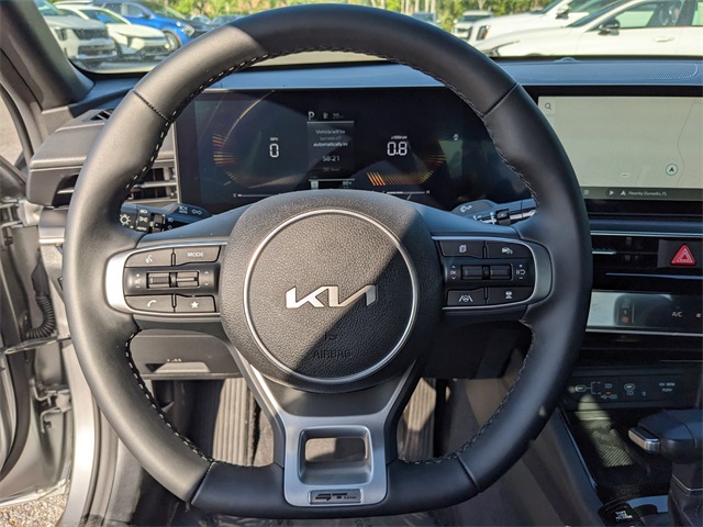 Vehicle image 11 of 23