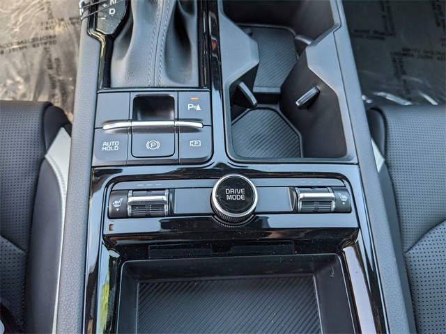 Vehicle image 18 of 23