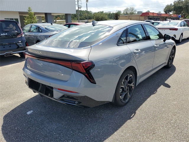 Vehicle image 3 of 32