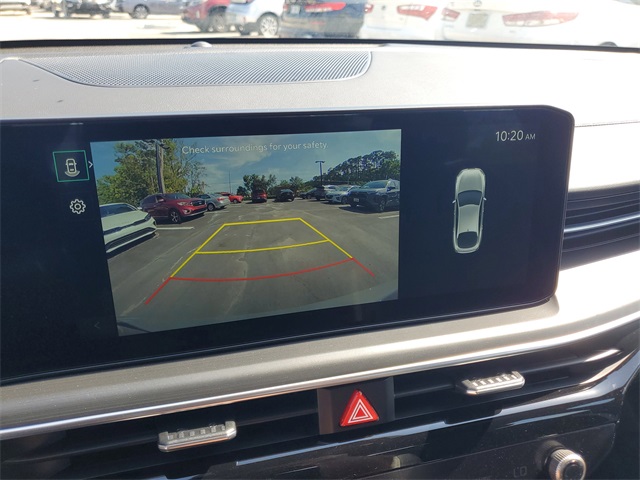 Vehicle image 16 of 32