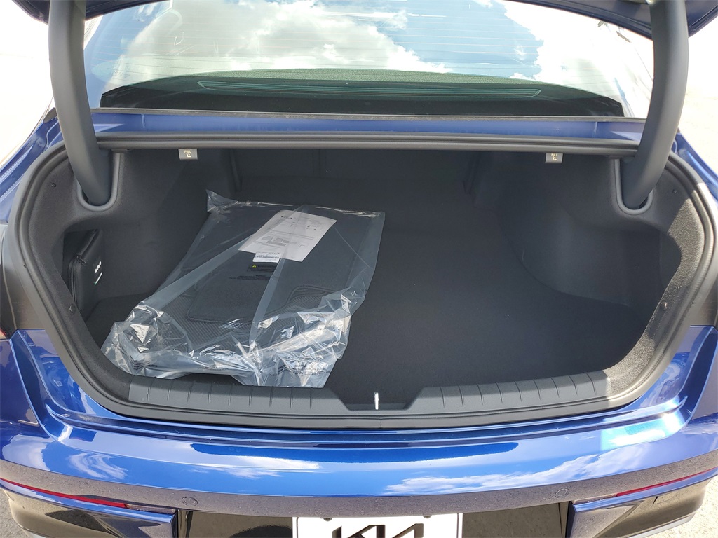Vehicle image 28 of 29