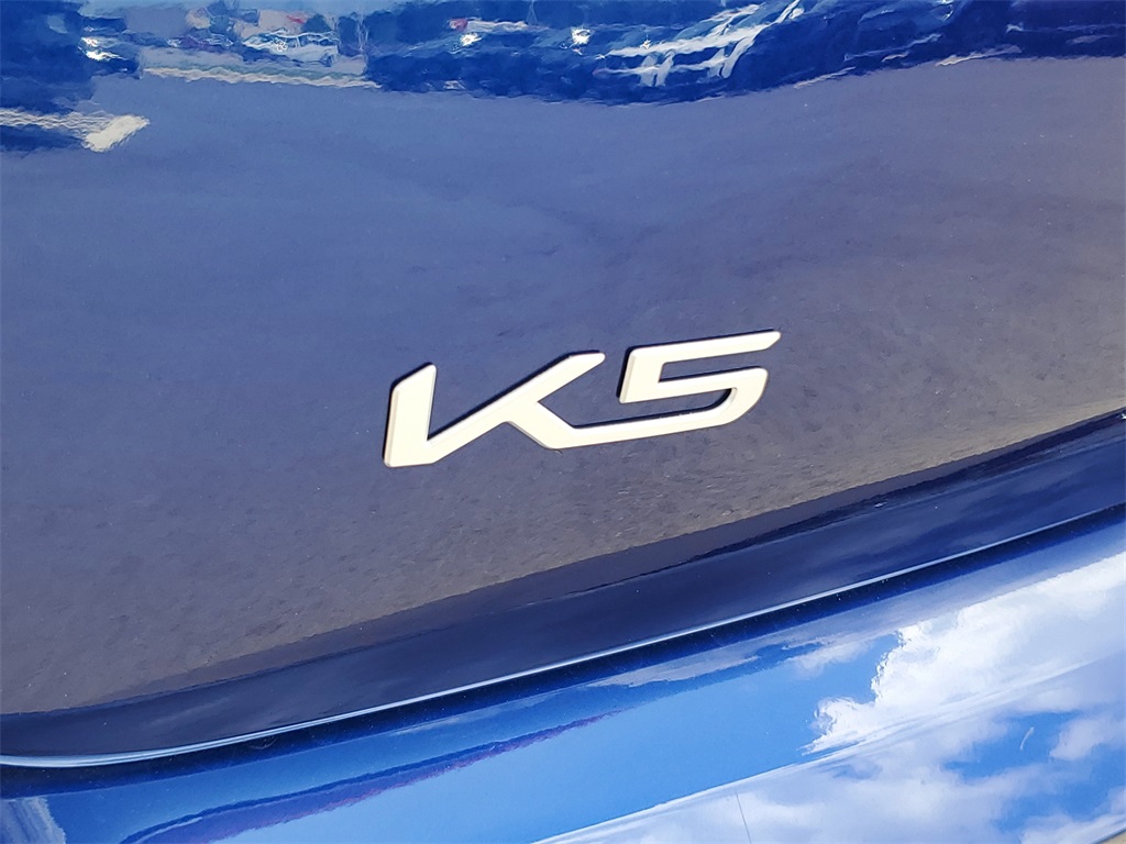 Vehicle image 26 of 29