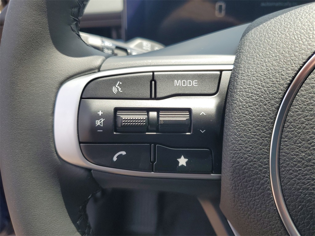 Vehicle image 11 of 29