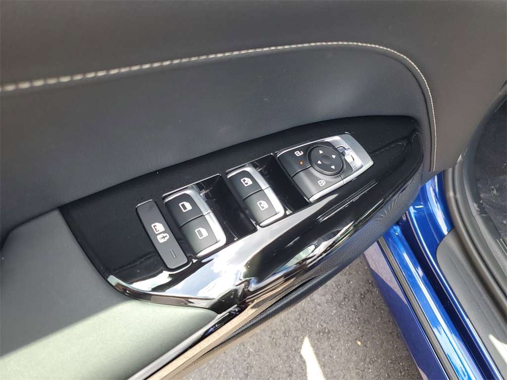 Vehicle image 9 of 29