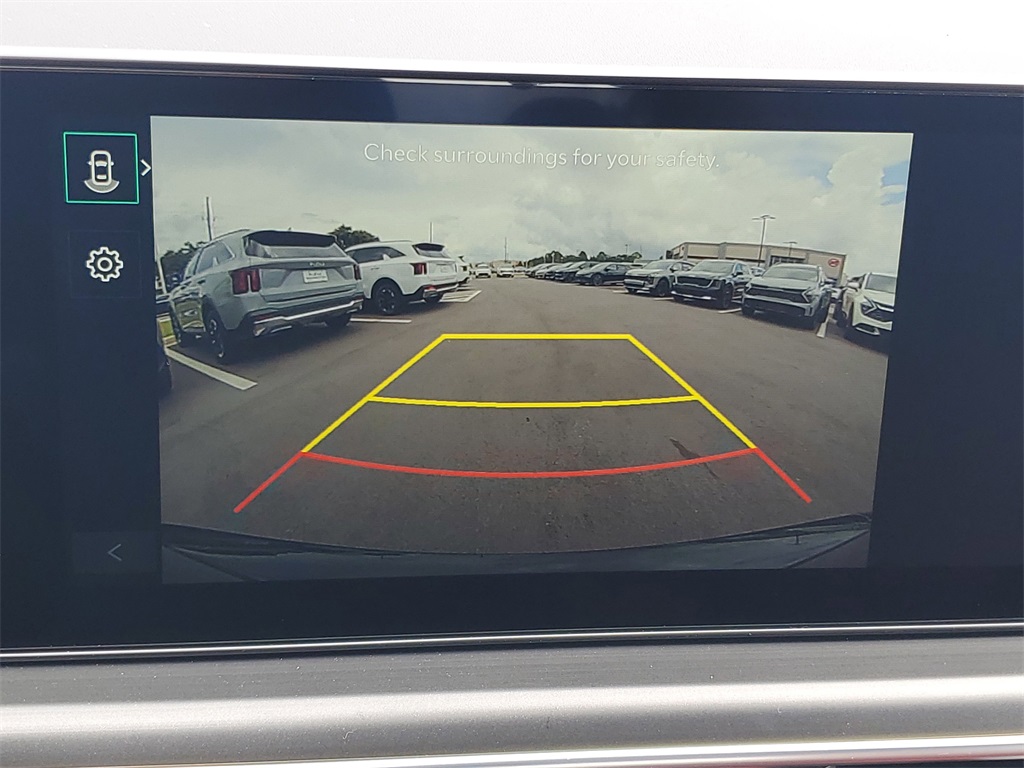 Vehicle image 17 of 30