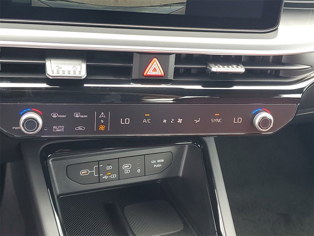 Vehicle image 26 of 30