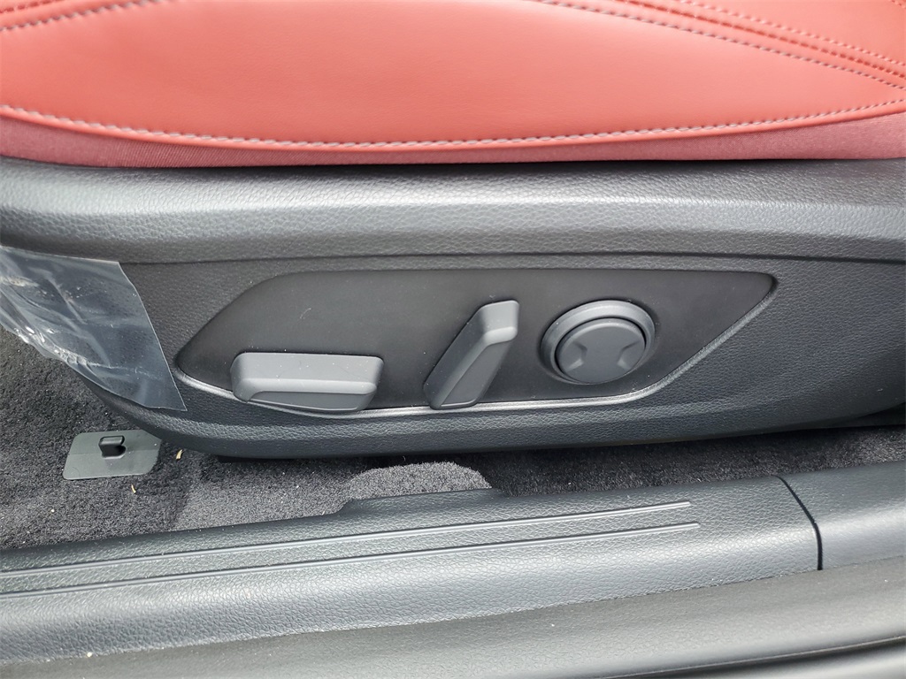 Vehicle image 29 of 30