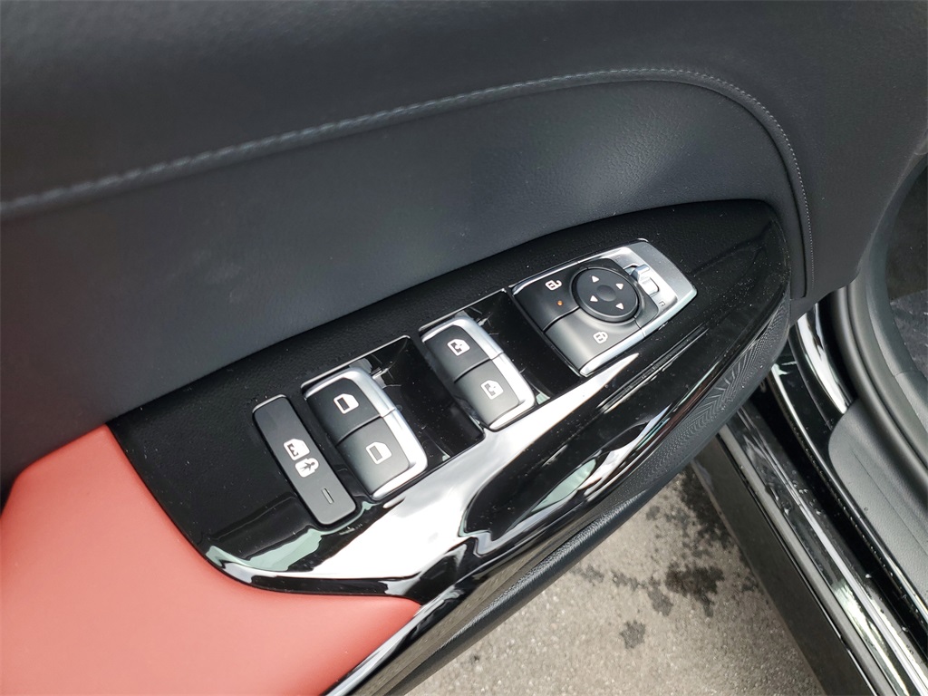 Vehicle image 24 of 30