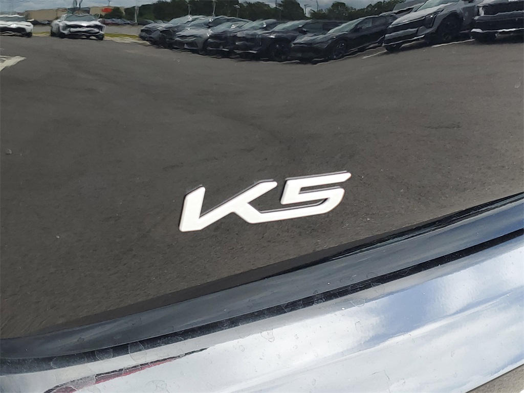 Vehicle image 15 of 30