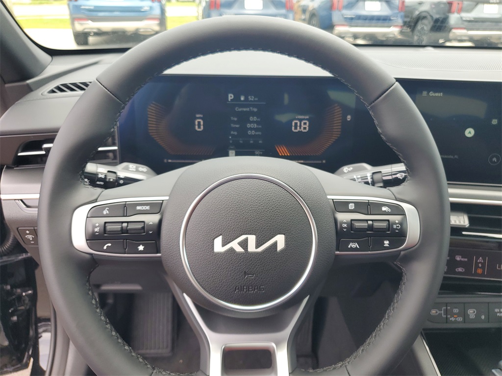Vehicle image 13 of 30