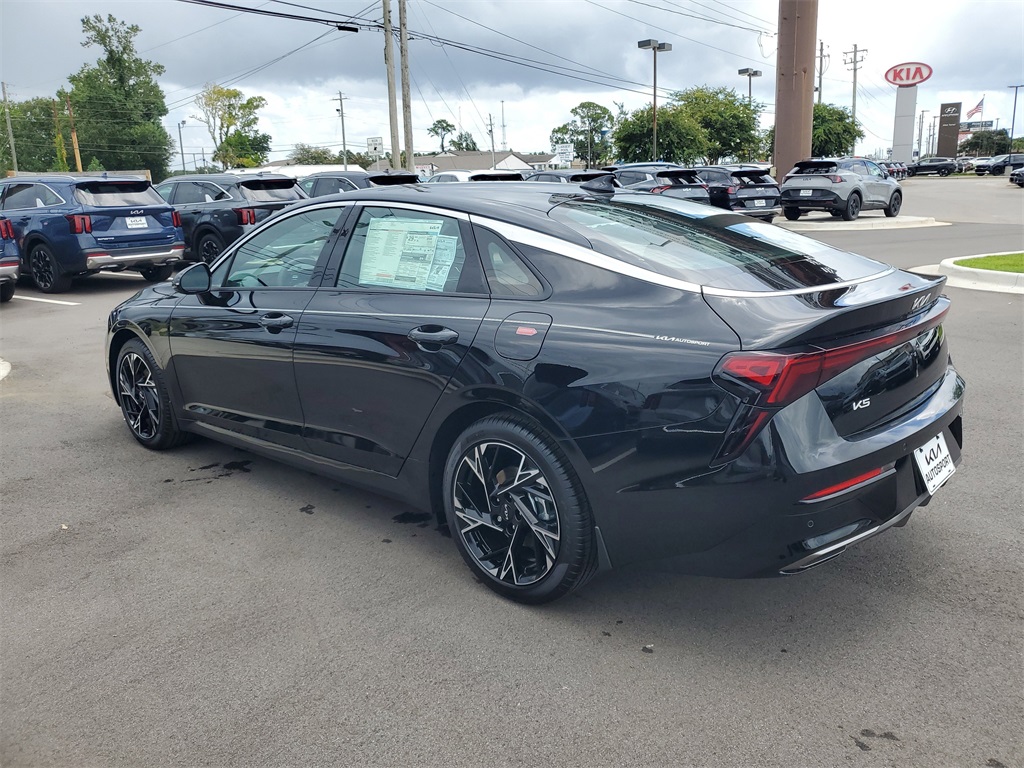 Vehicle image 4 of 30