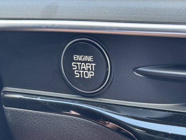 Vehicle image 29 of 33