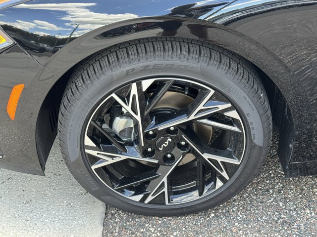 Vehicle image 7 of 33