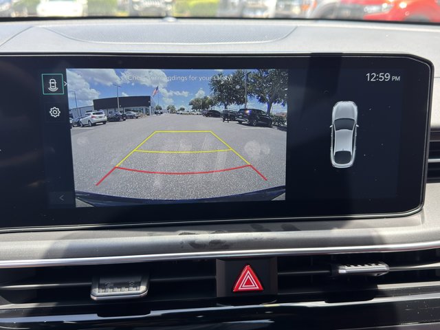 Vehicle image 18 of 33