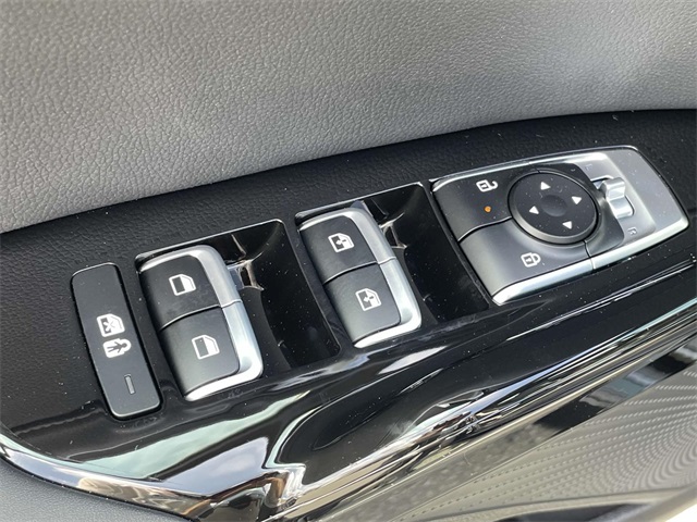Vehicle image 26 of 37