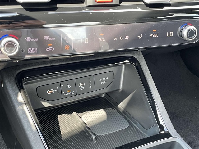 Vehicle image 36 of 37