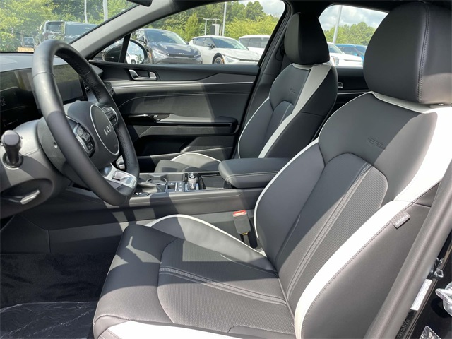 Vehicle image 12 of 37