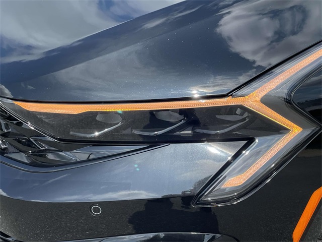 Vehicle image 25 of 37