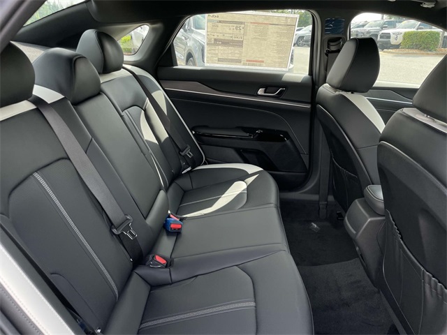 Vehicle image 10 of 37