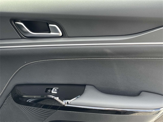 Vehicle image 22 of 37