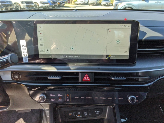 Vehicle image 11 of 18