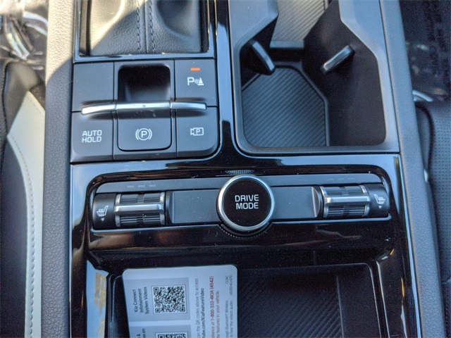 Vehicle image 13 of 18