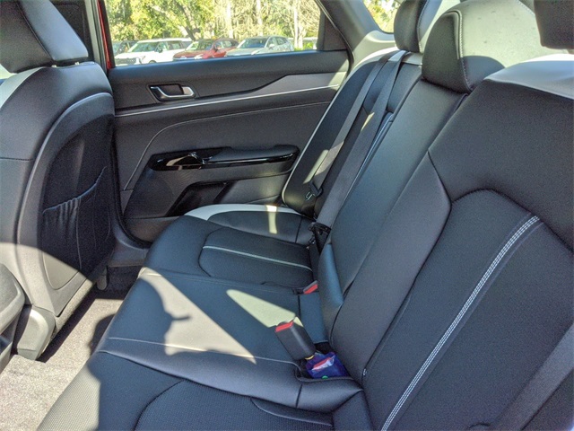 Vehicle image 3 of 18