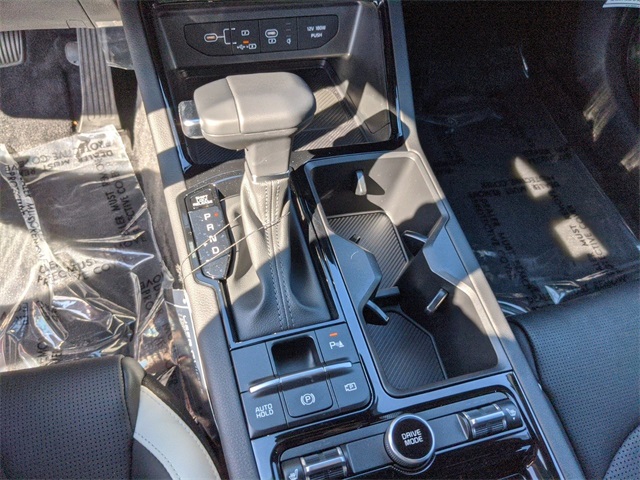 Vehicle image 12 of 18