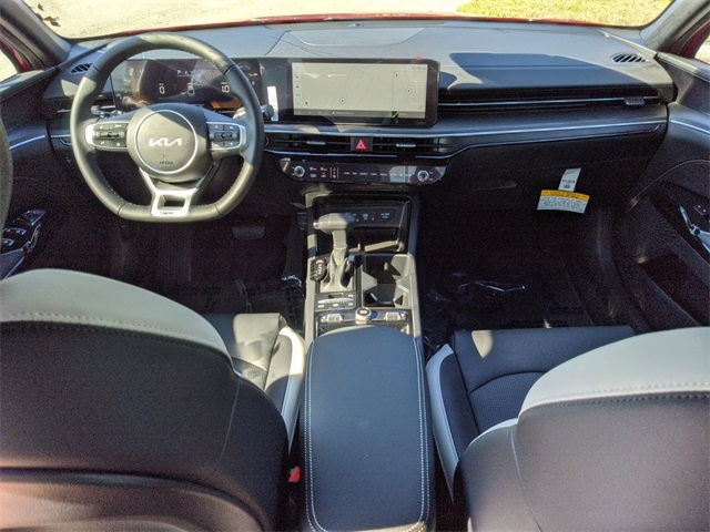 Vehicle image 8 of 18