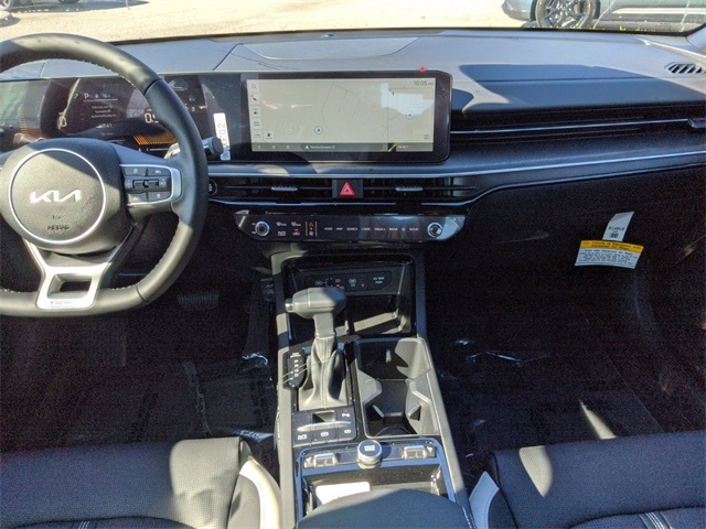 Vehicle image 6 of 18