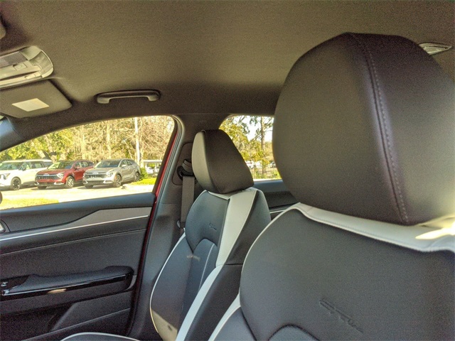 Vehicle image 4 of 18