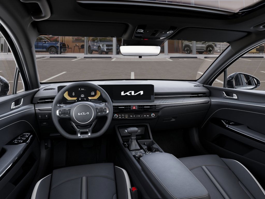 Vehicle image 14 of 27
