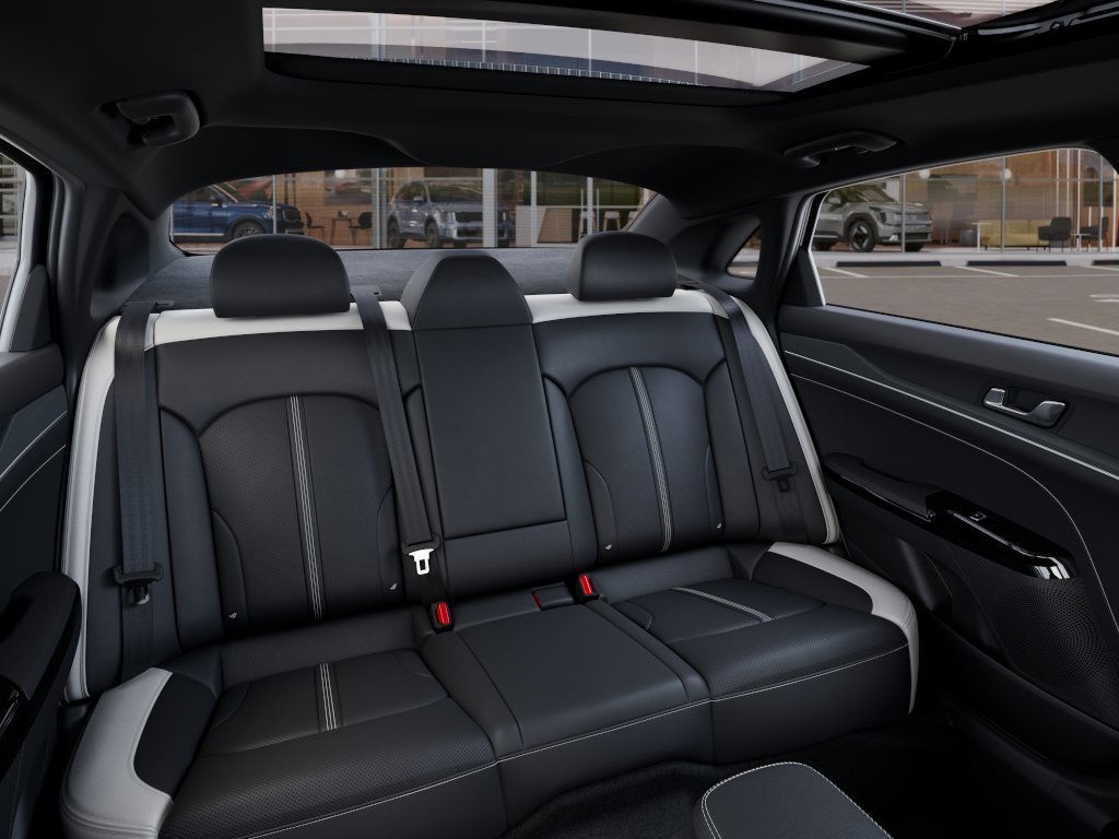 Vehicle image 16 of 27
