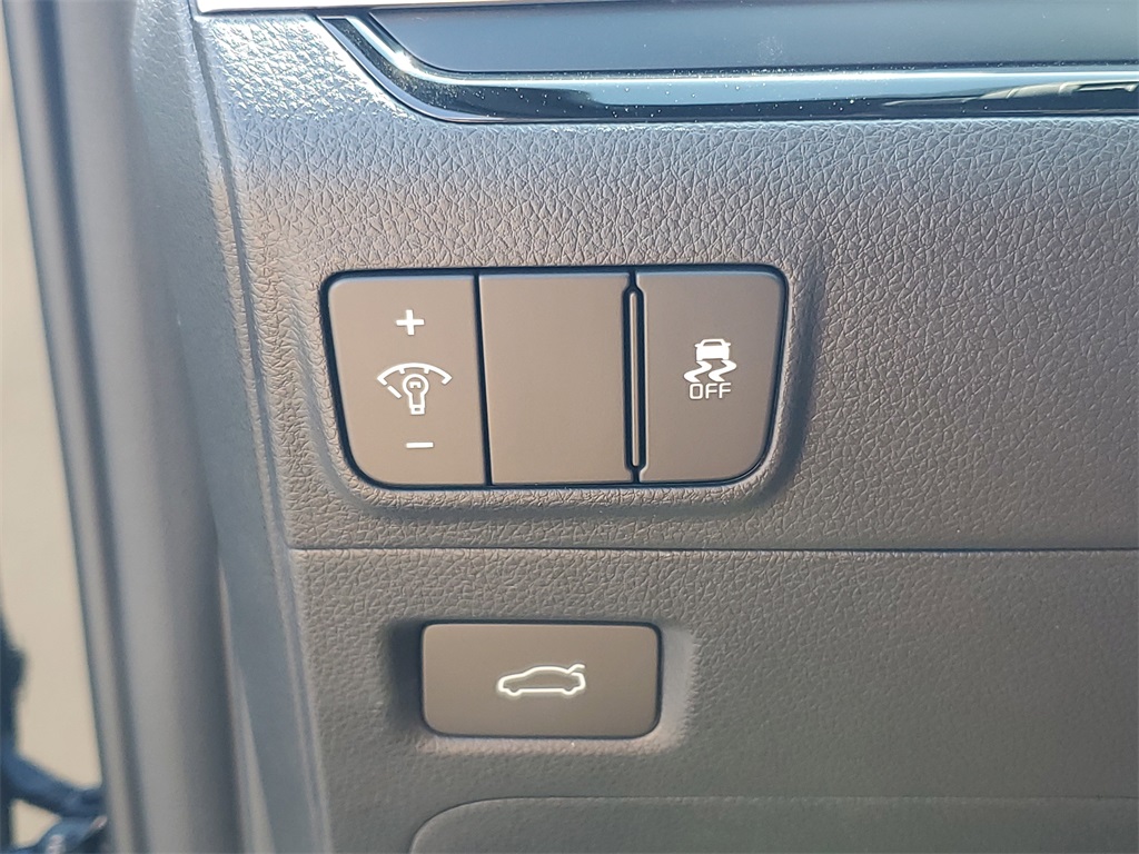 Vehicle image 22 of 30