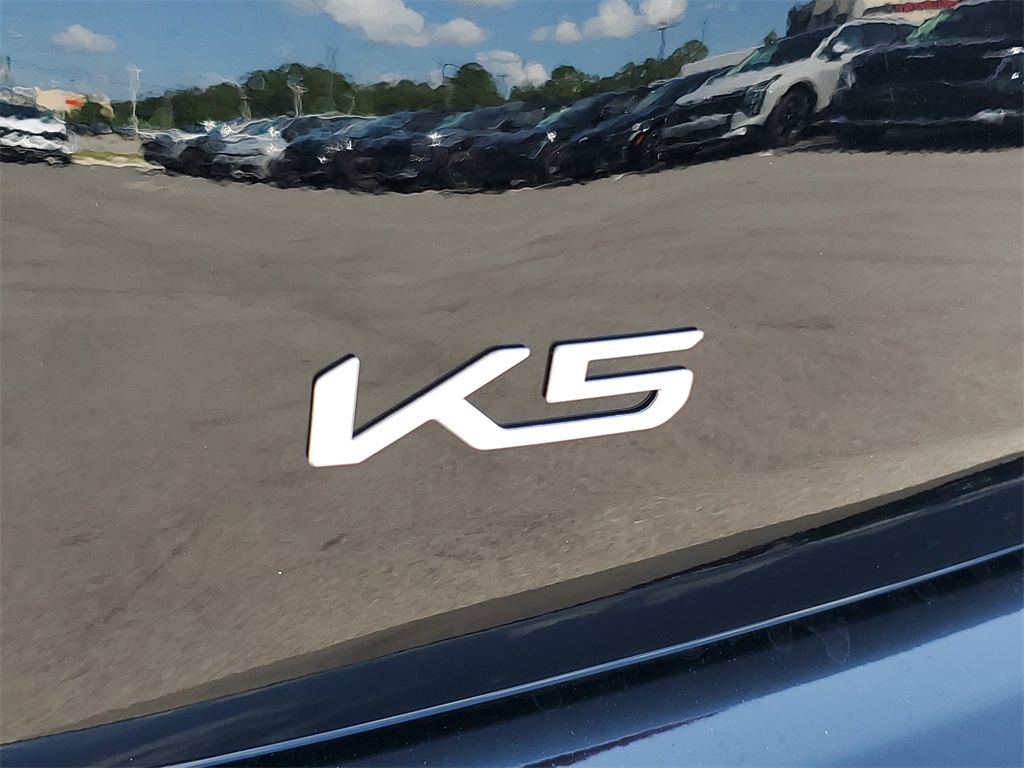 Vehicle image 15 of 30