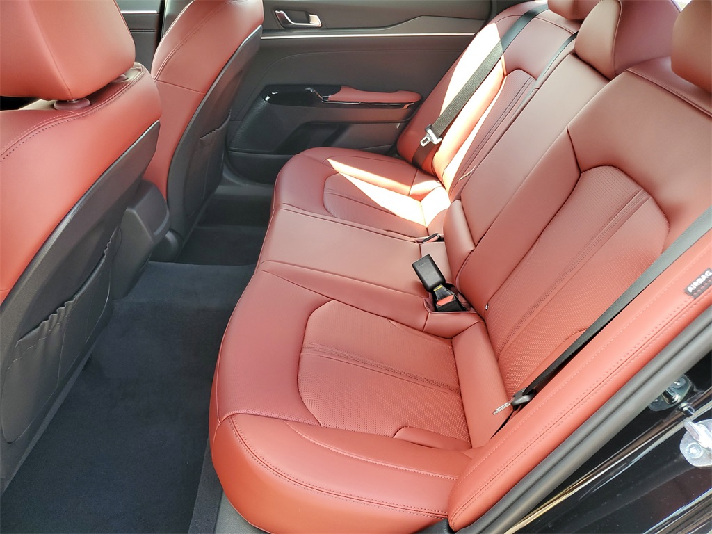 Vehicle image 8 of 30