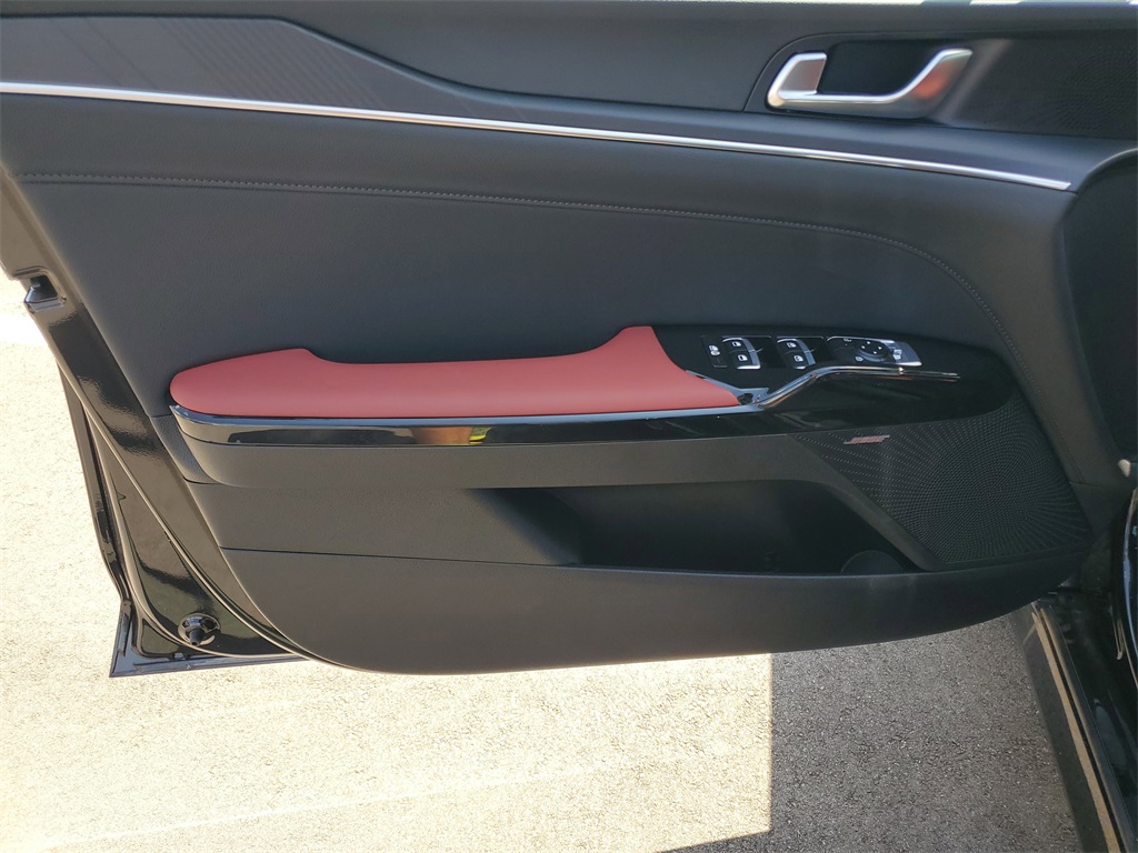 Vehicle image 20 of 30