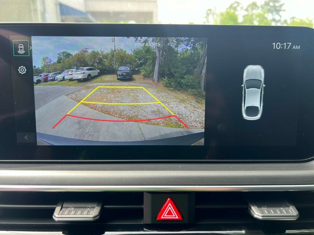 Vehicle image 8 of 11