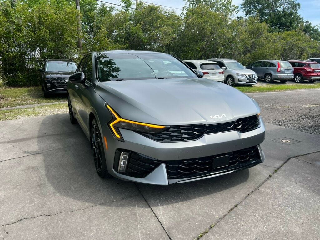 Vehicle image 3 of 11