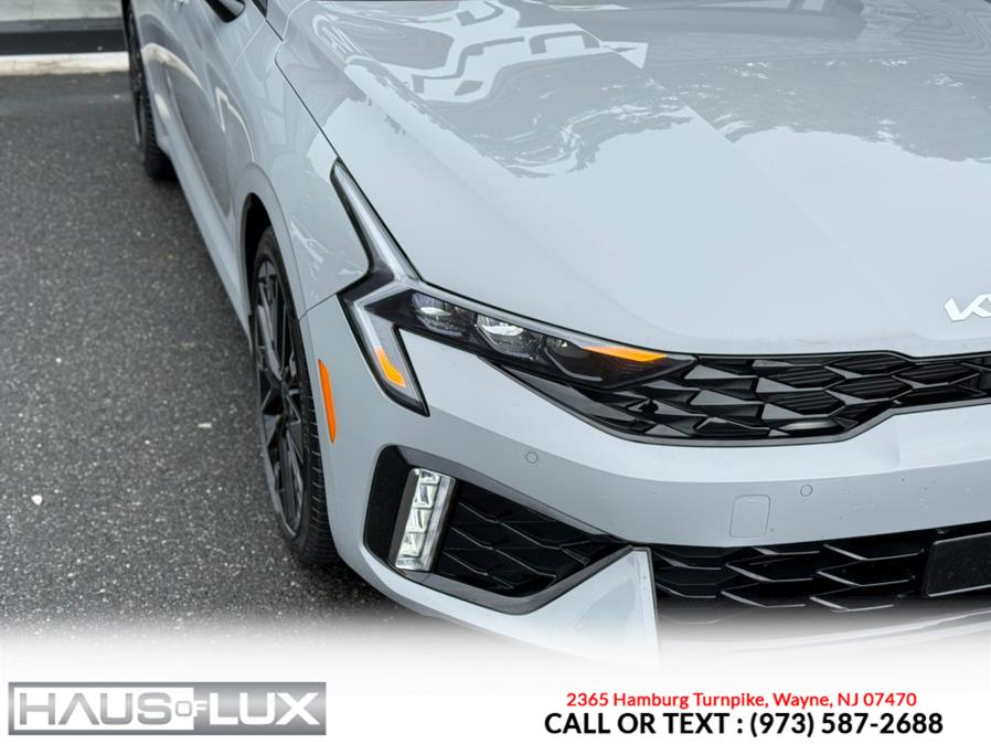 Vehicle image 13 of 42