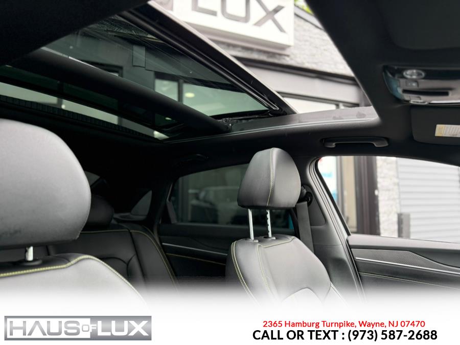 Vehicle image 11 of 42
