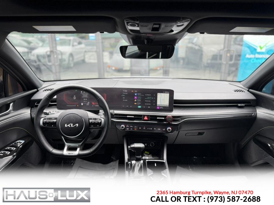 Vehicle image 27 of 42
