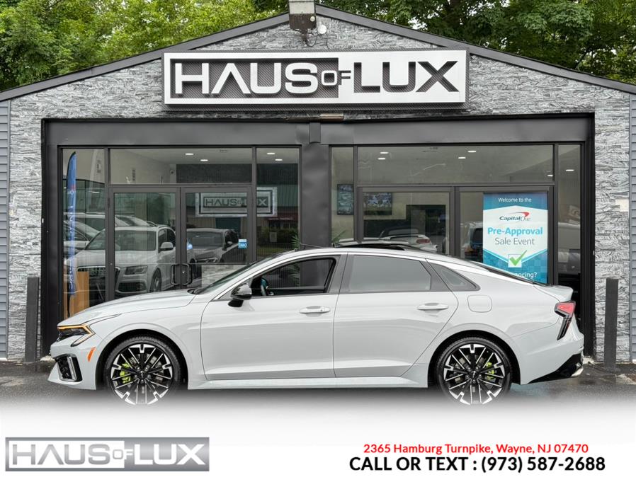 Vehicle image 9 of 42