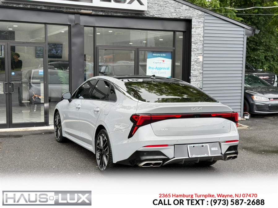 Vehicle image 8 of 42