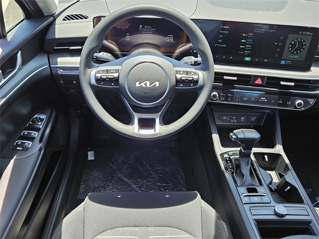Vehicle image 11 of 22