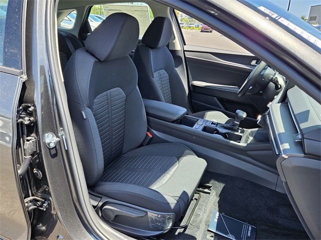 Vehicle image 7 of 22